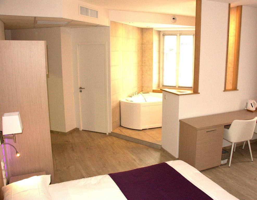 Hotel Terranostra Tarascon-sur-Ariège Стая снимка